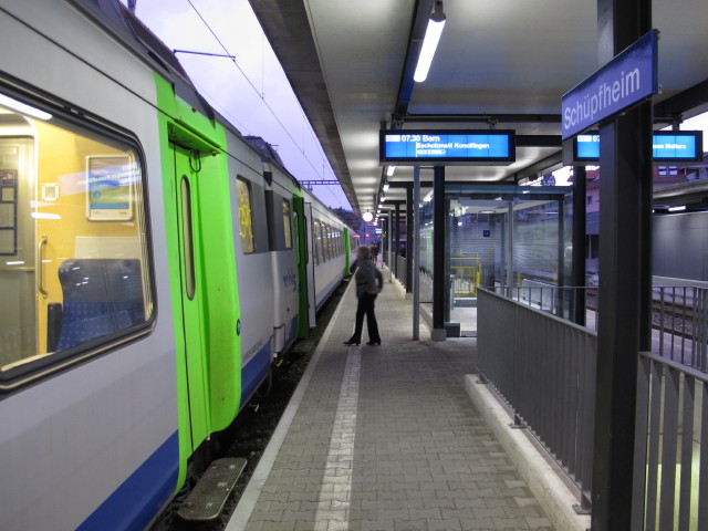 RE 3312 'Kambly-Zug' im Bahnhof Sch&uuml;pfheim