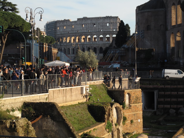 Colosseo vom Forum Romanum aus