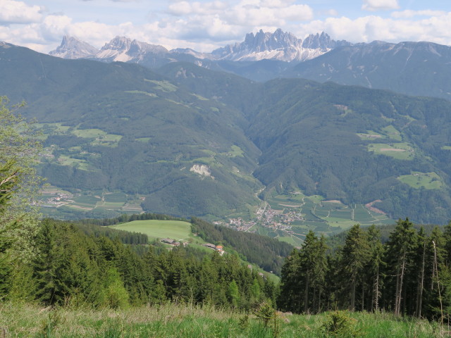 von Weg 18 Richtung Osten (17. Mai)