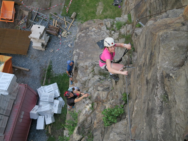 Silver Bullet-Klettersteig: Stephanie bei der Gabelung der Varianten (5. Juni)