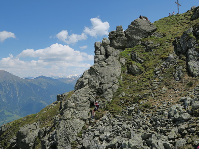 Hirschkarspitze-Klettersteig: Stephanie am Flying Fox (6. Juni)