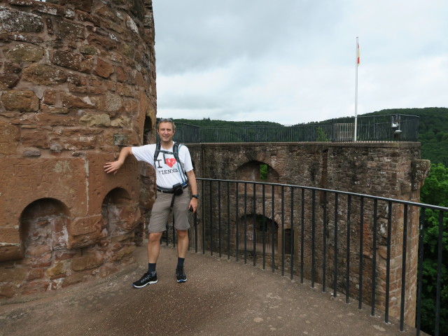 Ich in der Burg Montclair, 290 m (13. Juni)