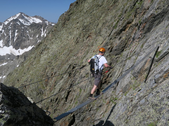 Glödis-Klettersteig: Erich auf der Brücke (4. Juli)