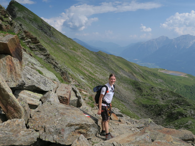 Sonja auf Weg 913 auf der Neualplschneid