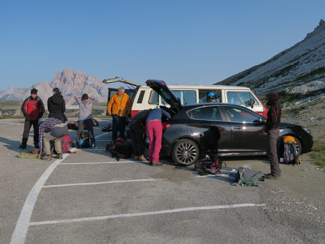Werner, Helmut, Susanne, Bernadette, Josef, Ulrike, Evelyn, Dominika und Bernatte beim Rifugio Auronzo