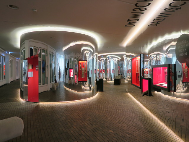 'Dazwischenraum' im Alpinarium (12. Juli)