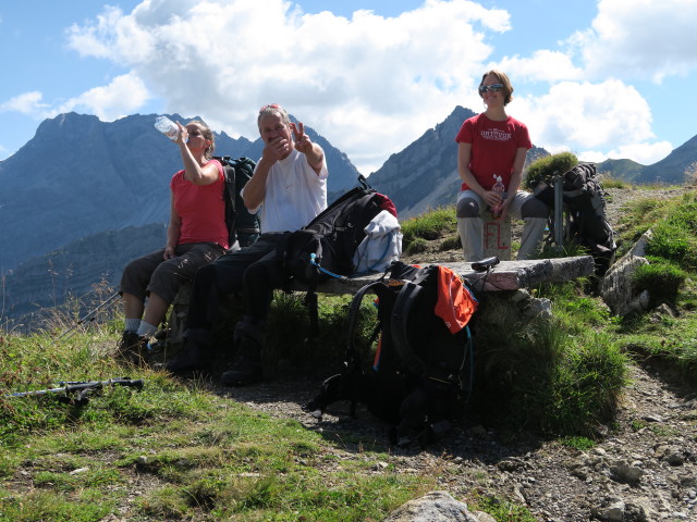 Romy, Erich und Carmen am Bettlerjoch, 2.108 m (22. Aug.)