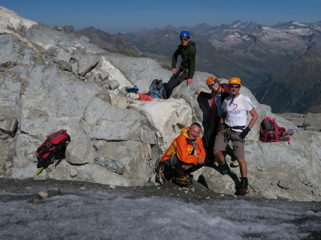 Christian, Erich, Angela und ich zwischen Schlatenkees und Neuer Prager Hütte (29. Aug.)