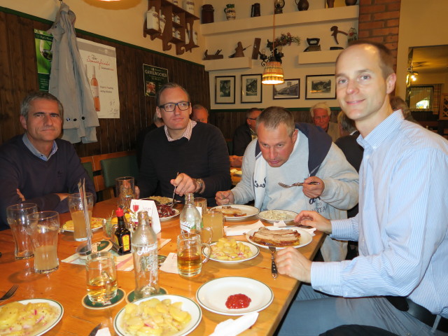 Friedrich, Erich, Erich und Florian in Pepi's Heurigenschenke