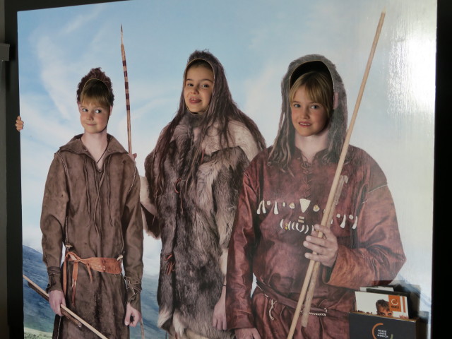 Tim, Anja Liv und Katja Lin im Museum Mistelbach
