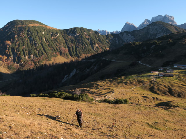 Erich am Sonnkaiser-Höhenweg zwischen Hochalm und Kaiserquelle (31. Okt.)