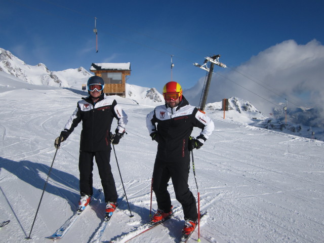 Thomas und Alexander bei der Bergstation des Schlosshochalmlifts, 2.068 m (20. Feb.)