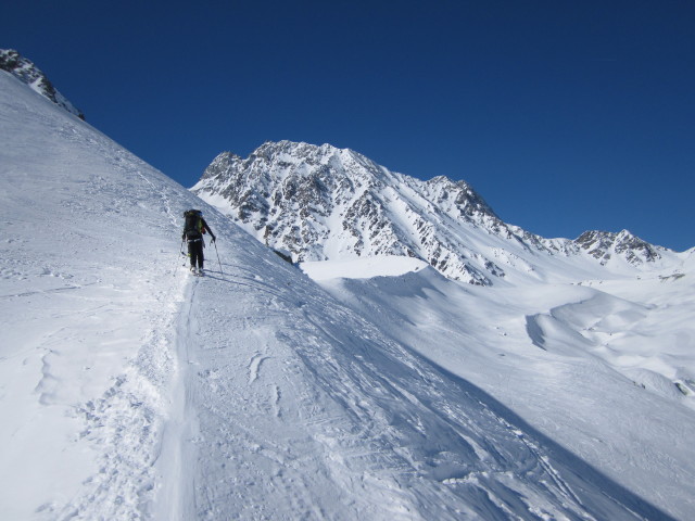 Rudolf zwischen Glacier de Tsijiorne Nouve und Glacier de Pi&egrave;ce (21. M&auml;rz)