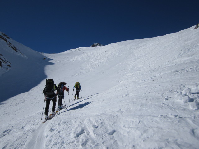 Rudolf, Anabel und Wolfgang zwischen Glacier de Tsijiorne Nouve und Glacier de Pi&egrave;ce (21. M&auml;rz)