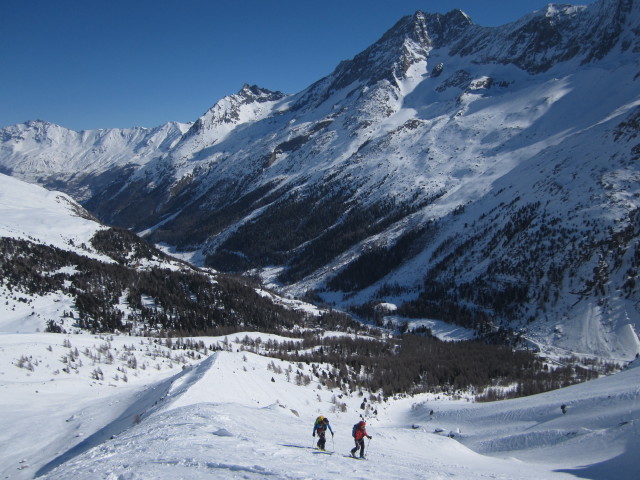 Wolfgang und Anabel zwischen Glacier de Tsijiorne Nouve und Glacier de Pi&egrave;ce (21. M&auml;rz)