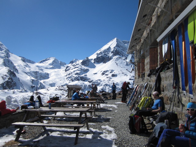 Cabane de Chanrion, 2.462 m (22. März)