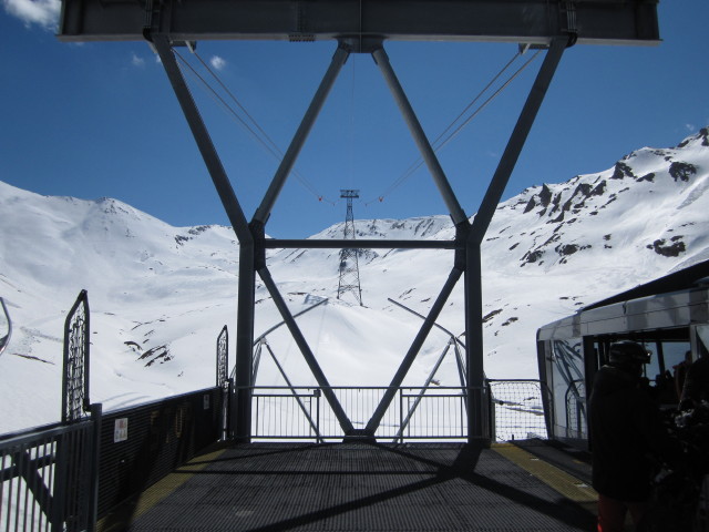 Talstation der Piz Val Gronda-Bahn, 2.295 m (12. Apr.)