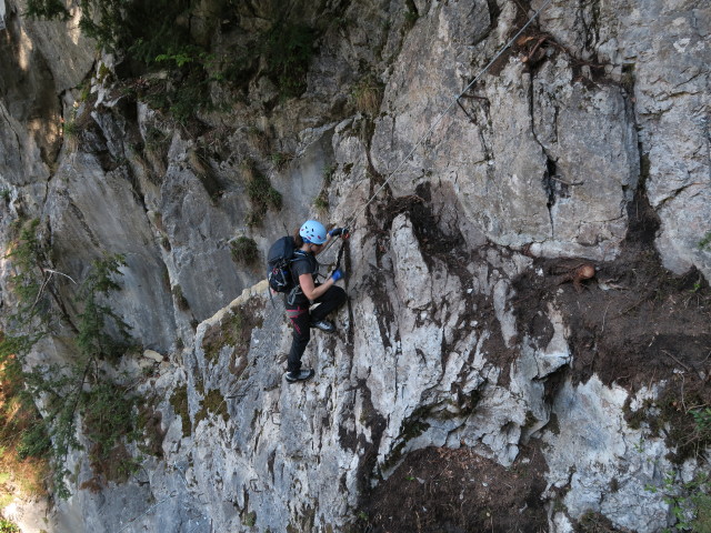 Klettersteig 'Wasserfall St. Anton im Montafon': Marisa zwischen den Seilbr&uuml;cken