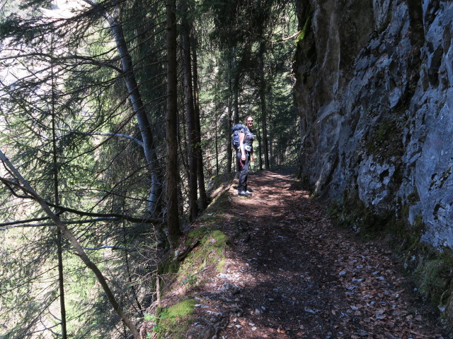 Marisa zwischen Klettersteig 'Wasserfall St. Anton im Montafon' und Graveser M&uuml;hle