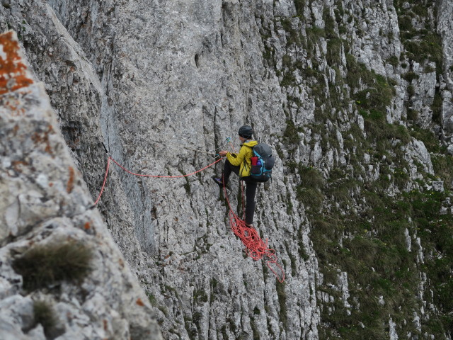 Fledermausgrat: Johanna am Stand nach der 10. Seill&auml;nge (18. Juni)