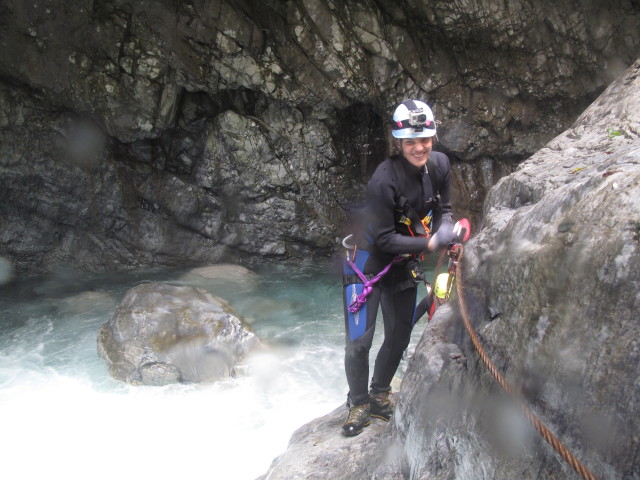Klabauter-Klettersteig: Ursula zwischen zweiter Finsternis und erstem Wasserfall