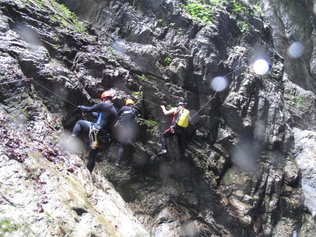 Klabauter-Klettersteig: Werner, Hannelore und Helmut beim ersten Wasserfall