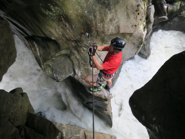 H&ouml;llenrachen-Klettersteig: J&ouml;rg vor dem Spreizschritt (30. Juli)