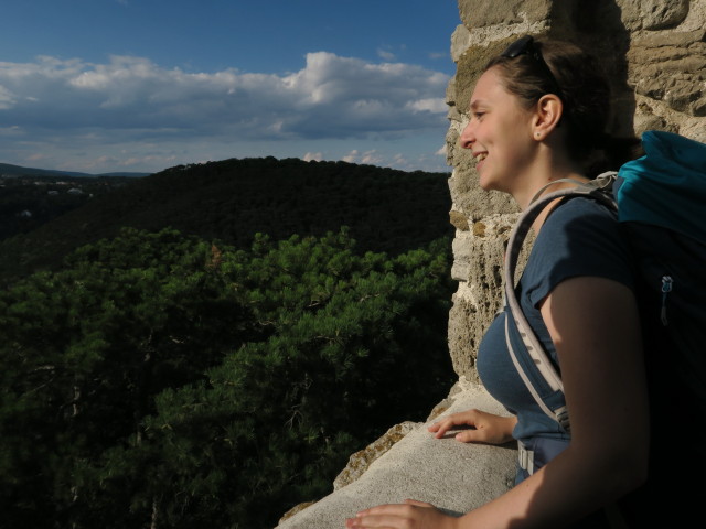 Sabine in der Ruine Burg M&ouml;dling