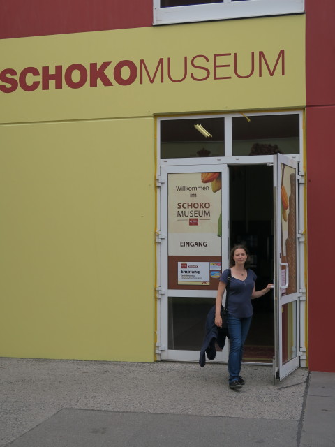 Sabine beim Schokomuseum