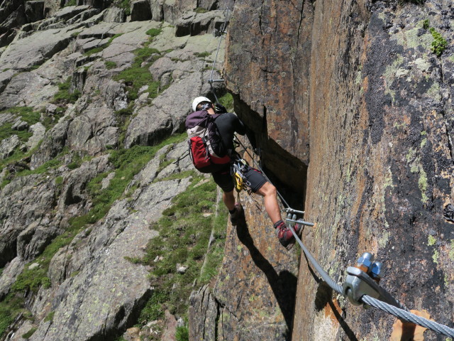 Fernau-Express-Klettersteig: Christoph im &Uuml;berhang (13. Aug.)