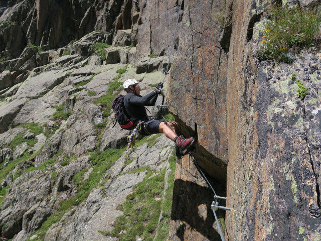 Fernau-Express-Klettersteig: Christoph im &Uuml;berhang (13. Aug.)
