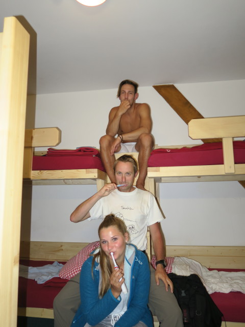 Miriam, ich und Christoph in der Dresdner H&uuml;tte, 2.308 m (13. Aug.)