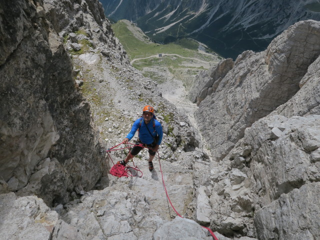 Kleine Zinne-Normalweg: Axel am Stand nach der 11. Seill&auml;nge