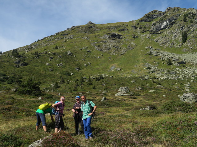 Olaf, Johanna, Gabriele und Ralf zwischen Kleiner Gebra und Hochwildalmhütte (10. Sept.)