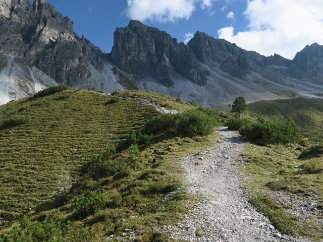 Weg 113 zwischen Adolf-Pichler-H&uuml;tte und Alpenklubscharte (24. Sept.)