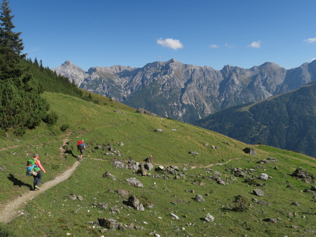 Eva-Maria und Eric am Weg 115 zwischen Starkenburger H&uuml;tte und Sch&ouml;negg (25. Sept.)