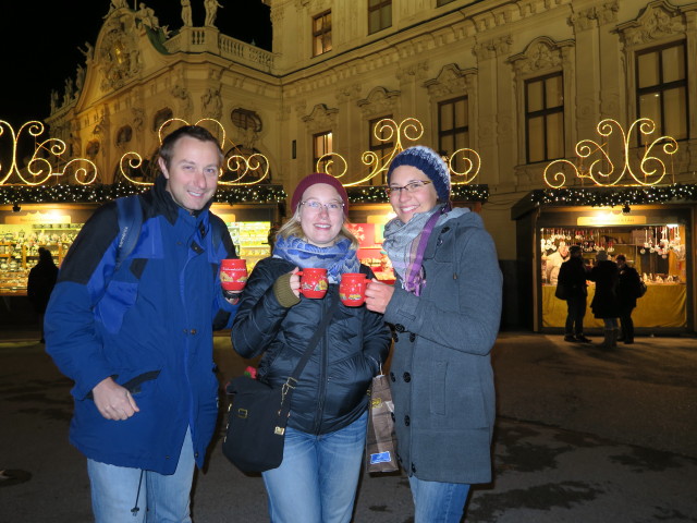 Ich, Kathrin und Lauren im Weihnachtsdorf Schloss Belvedere