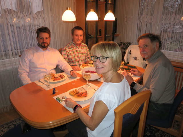 Markus, ich, Mama und Papa (24. Dez.)