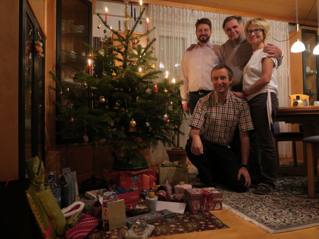 Markus, ich, Papa und Mama (24. Dez.)