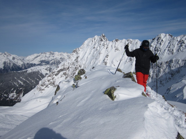 Markus zwischen Bergstation der Panoramabahn und Kreuzjoch