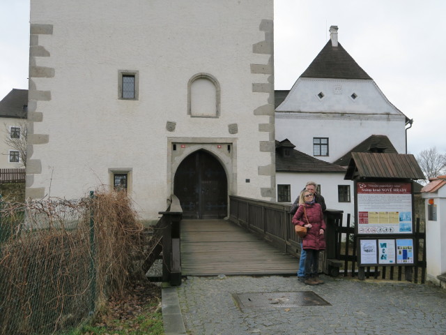 Mama und Papa bei der Burg