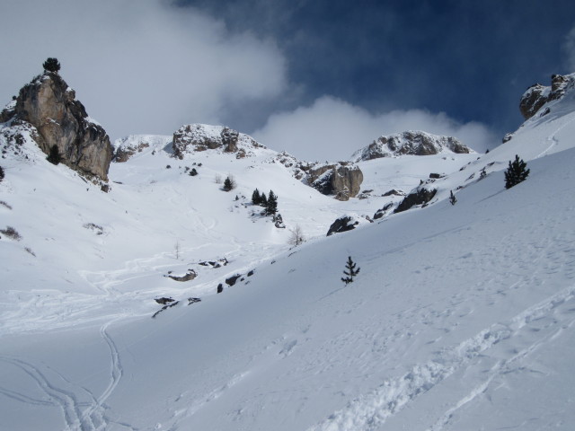 neben der Piste 34 (19. Apr.)