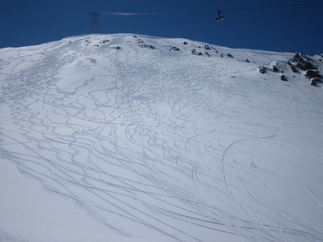 neben der Piste 42 (20. Apr.)