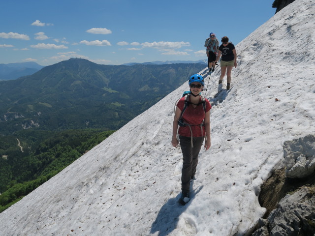 Sabine am Weg 12 zwischen Geldloch und Taubenloch