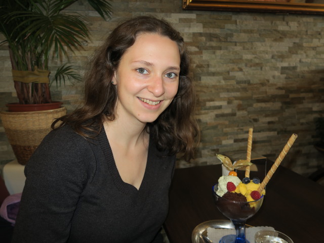 Sabine im Eissalon Zuckero (5. Mai)