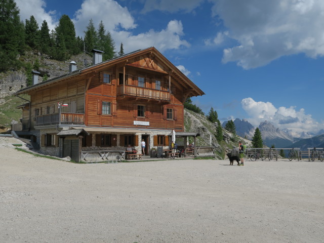 Dürrensteinhütte, 2.040 m (15. Juni)