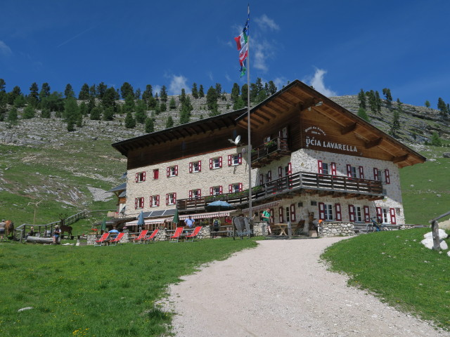 Ücia Lavarela, 2.042 m (17. Juni)