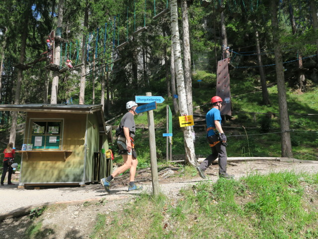 Endorphine-Klettersteig: Josef und Werner beim Zustieg