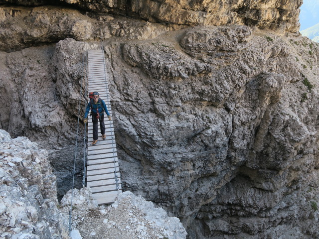 Via Ferrata Severino Casara: Ronald auf der Hängebrücke (16. Juli)