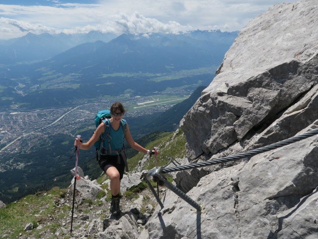 Larissa am Goetheweg zwischen Hafelekarspitze und Gleirschjöchl (29. Juli)
